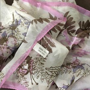 Beautiful pure silk scarf 🧣